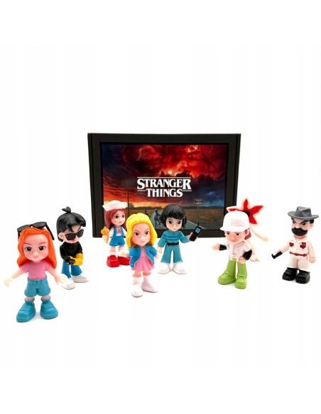 Kolekcinis „Stranger Things“ personažų rinkinis: 8 figūrėlės ir kortelės