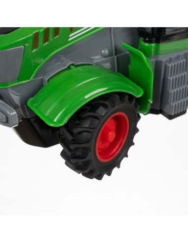 Nuotoliniu būdu valdomas traktorius...