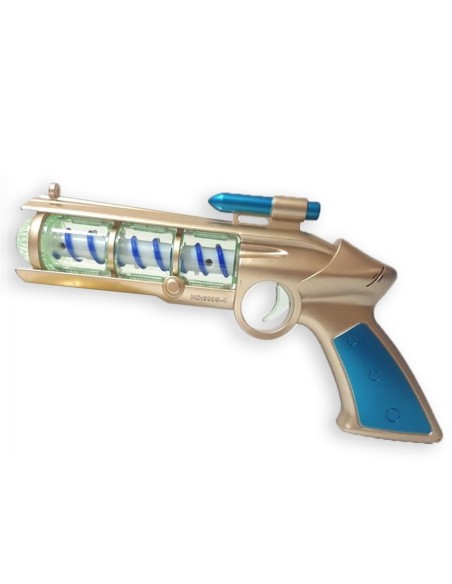 Šautuvas su garsu ir šviesa.