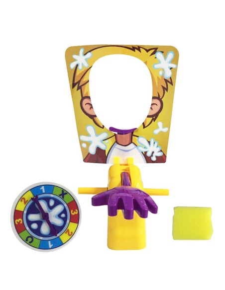 Šeimos stalo žaidimas „Pie Face“: kas pirmas gaus grietinėlės dozę?